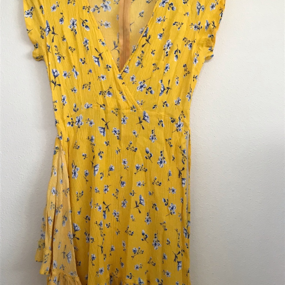 Wrap dress - Picture 2 of 3
